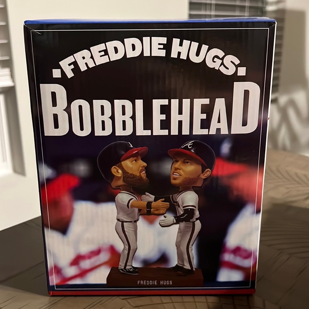 2015 Atlanta Braves Freddie Hugs Bobblehead